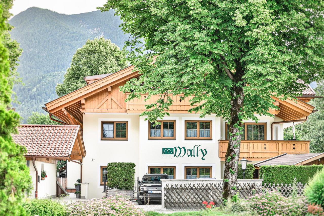 Ferienwohnungen "Zur Wally" Garmisch-Partenkirchen Bagian luar foto